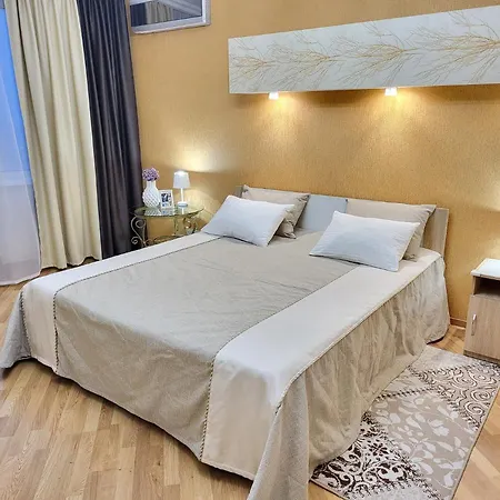 Apartment On Hryshka Street Kyiv Exterior photo