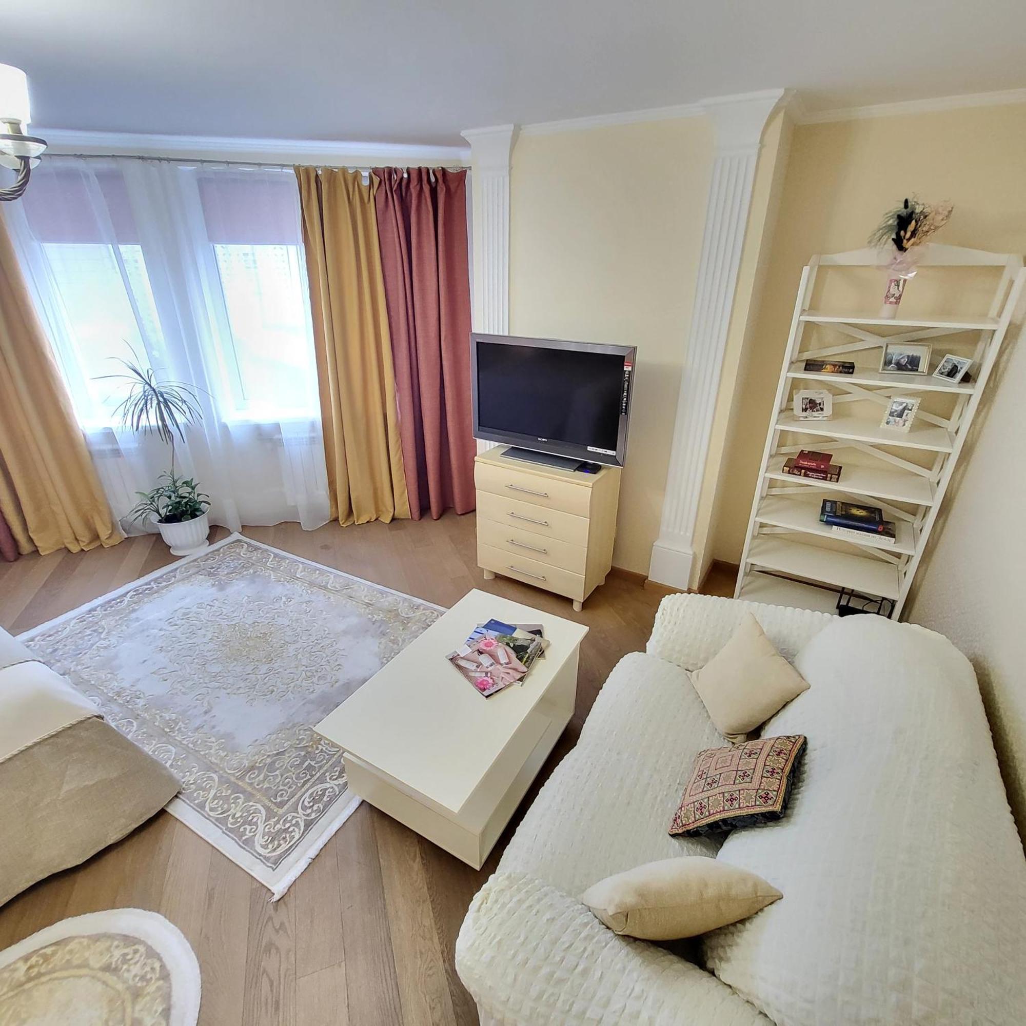 Apartment On Hryshka Street *