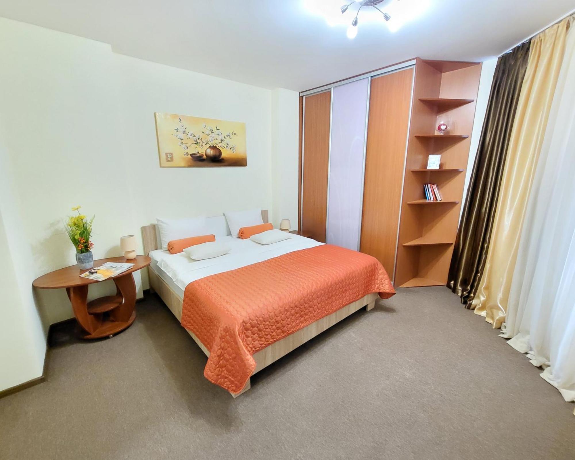 Apartment On Hryshka Street *