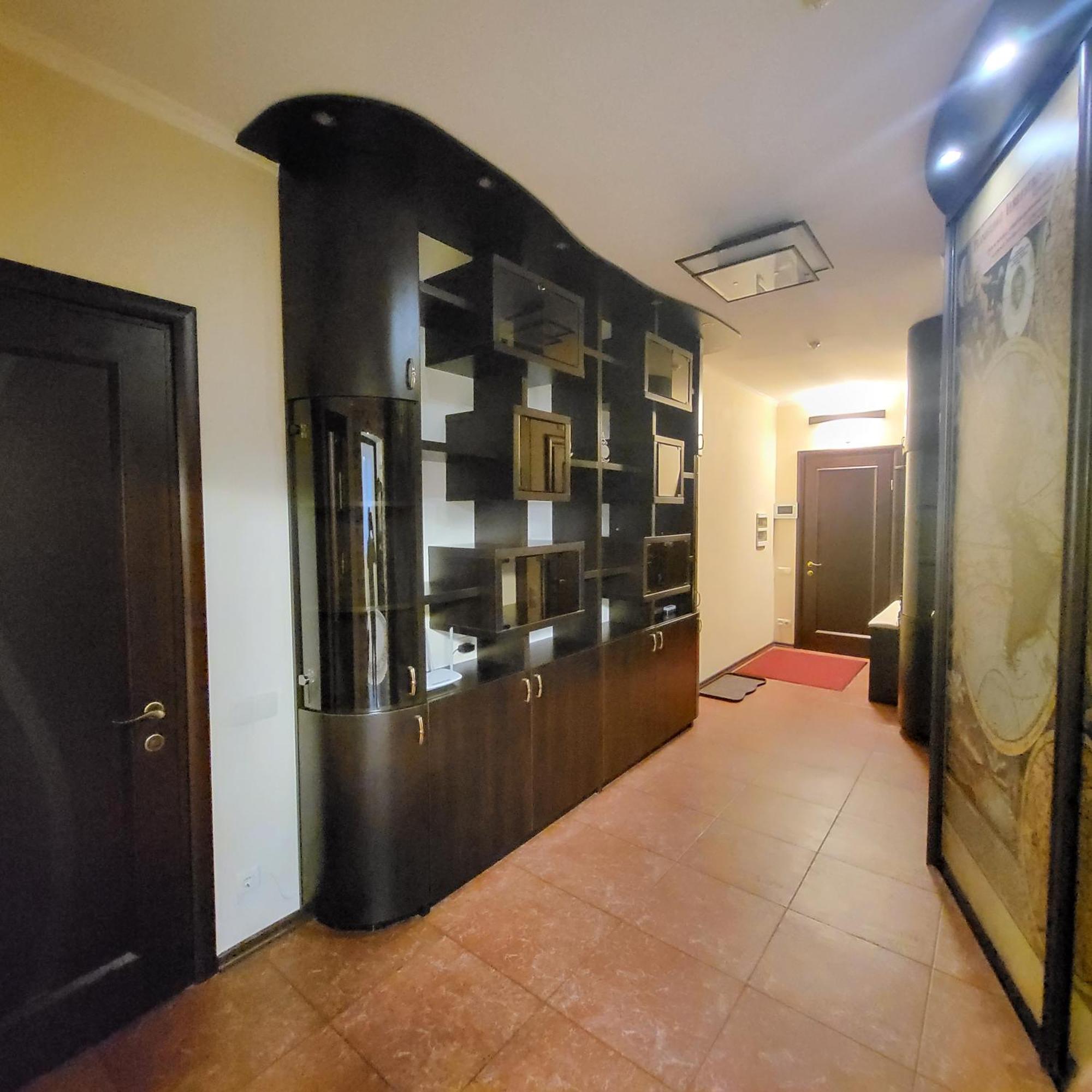 Apartment On Hryshka Street *